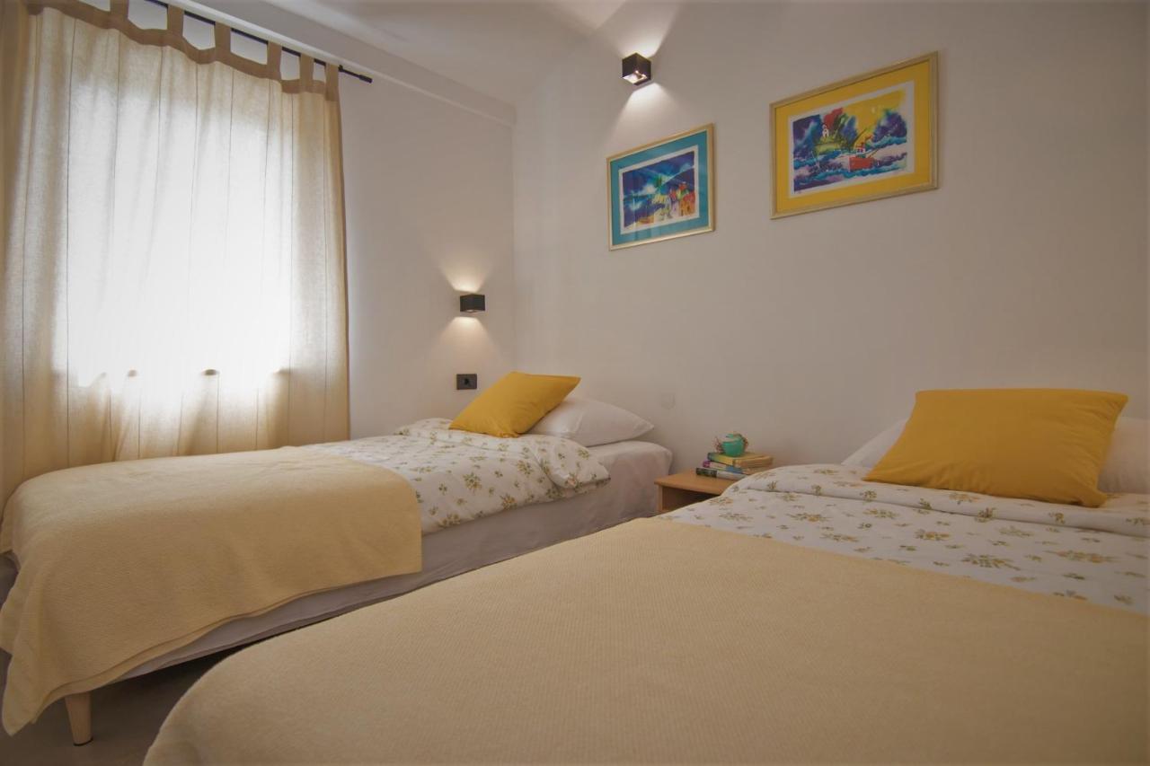 Apartmani Melita มาลินสกา ภายนอก รูปภาพ